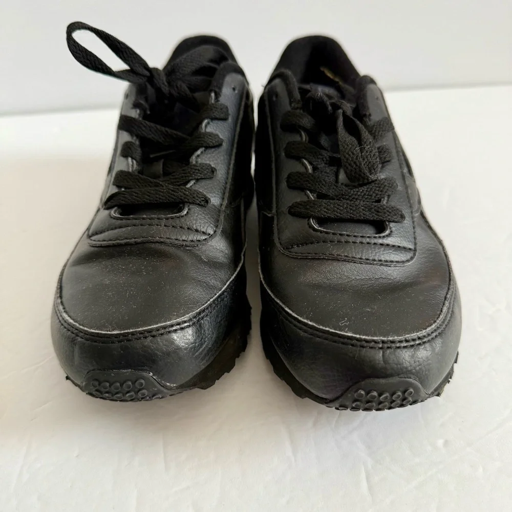 Reebok Black Athletic Sneakers with Cushioned Sole